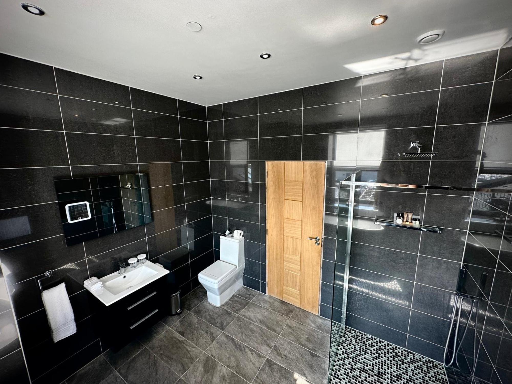 Halvard Apartments At Castletown Exterior foto